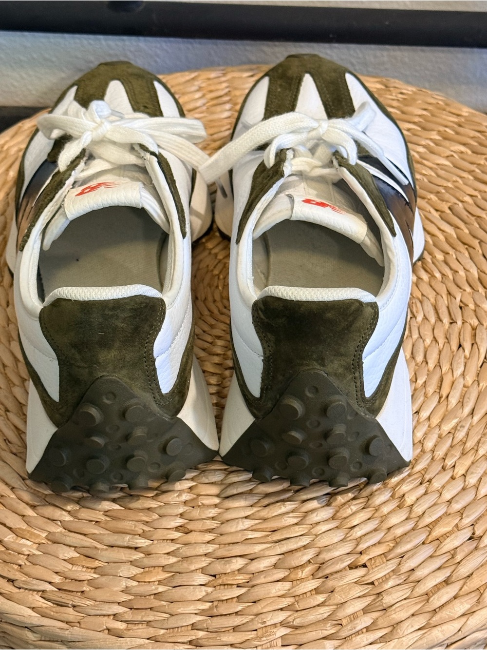 New Balance 327 – Women’s 10 Green/White - Picture 5 of 6
